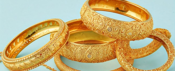 Group-buying gold jewellery options for affordable luxury at Dream Ticket.