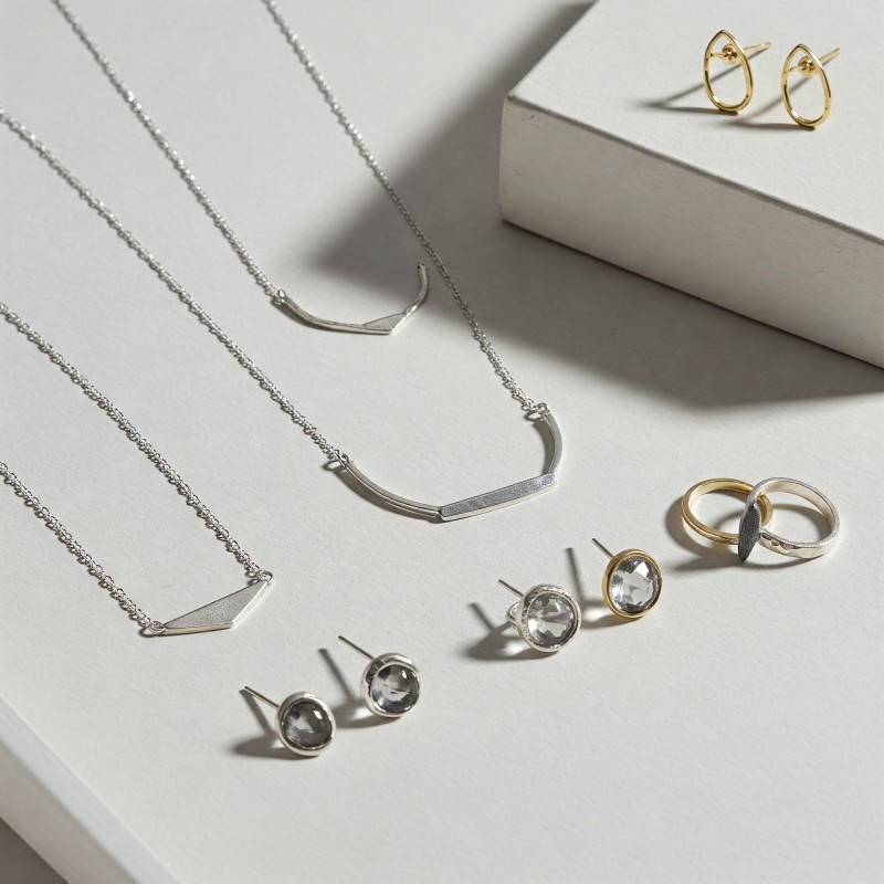 Minimalist jewellery inspired by Meghan Markle.